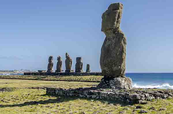 135 - Chile - isla de Rapa Nui o Pascua - Tahai - Ahu Vai Uri y Ahu Tahai
